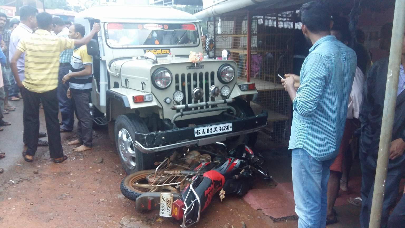ಮರ್ದಾಳ: ನಿಲ್ಲಿಸಿದ್ದ ಬೈಕ್ ಗಳಿಗೆ ಜೀಪ್ ಢಿಕ್ಕಿ